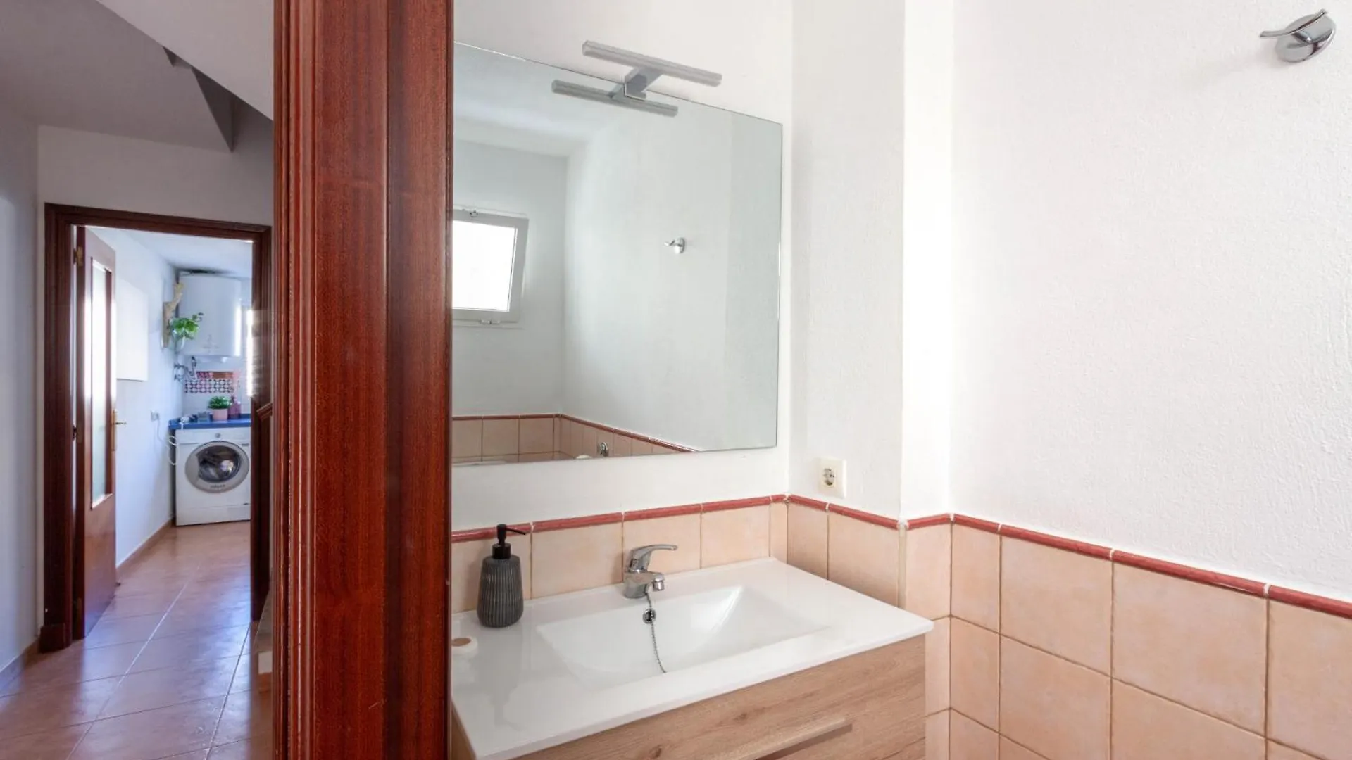 Livingtarifa Happy Apartment